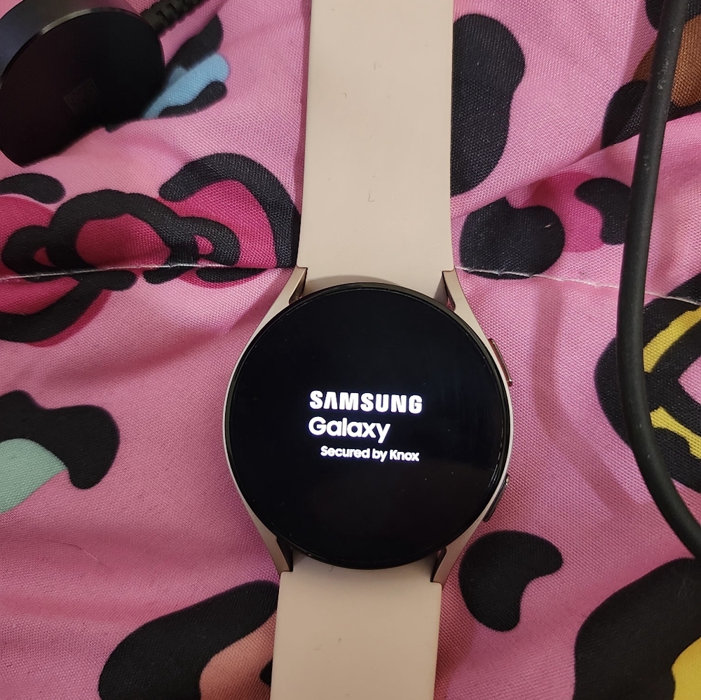 Samsung Watch 5 - ROSE - Picture 2 of 3